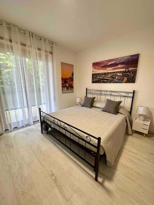 Appartamento Luminoso Domus Eur Рим Екстериор снимка