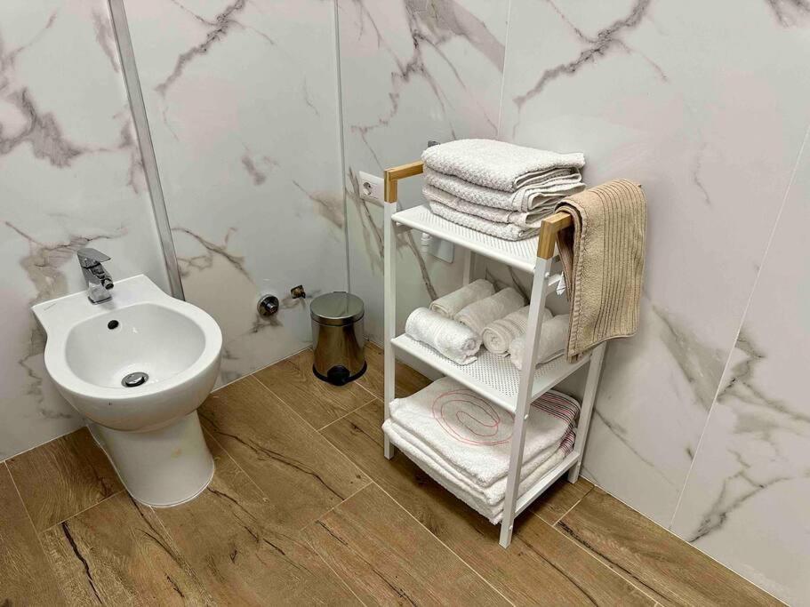 Appartamento Luminoso Domus Eur Рим Екстериор снимка