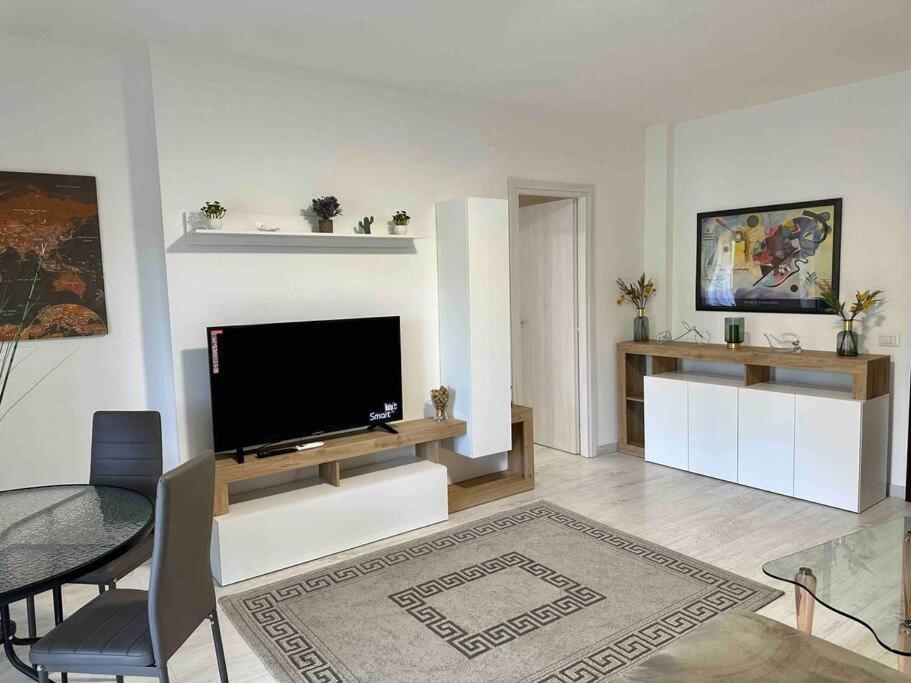 Appartamento Luminoso Domus Eur Рим Екстериор снимка