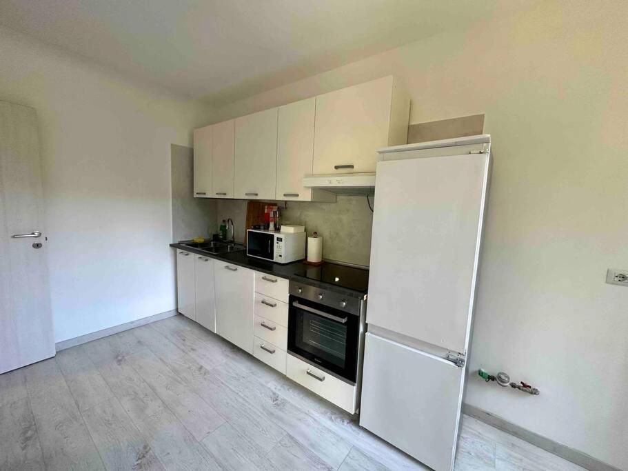 Appartamento Luminoso Domus Eur Рим Екстериор снимка