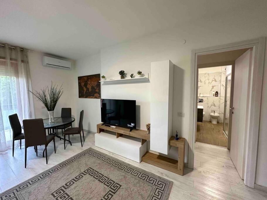 Appartamento Luminoso Domus Eur Рим Екстериор снимка
